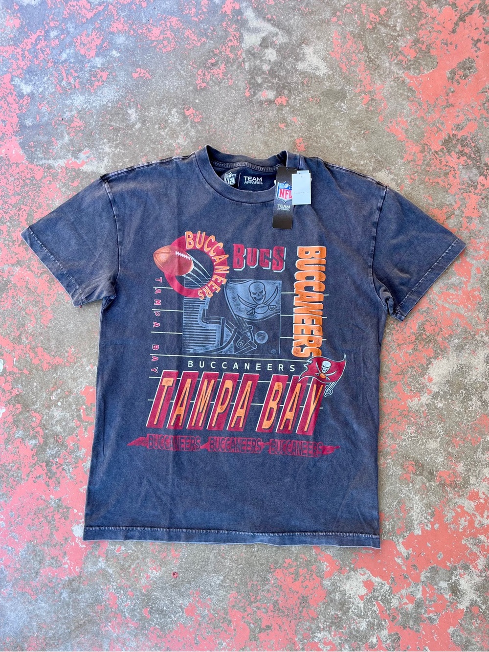 Abercrombie & Fitch Tampa Bay Buccaneers Graphic Tee Washed NFL Team Apparel